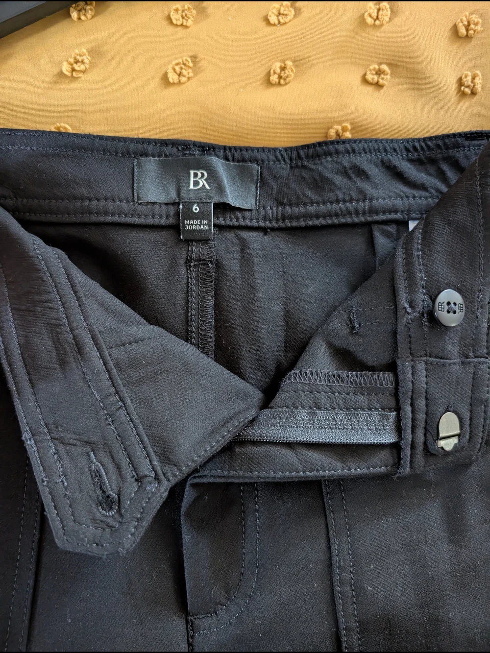 Banana Republic Tailored Black Barrel Pants With Tapered Pleat And Cuff